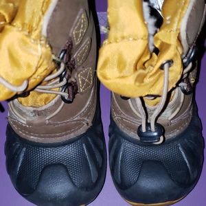 Girls boots